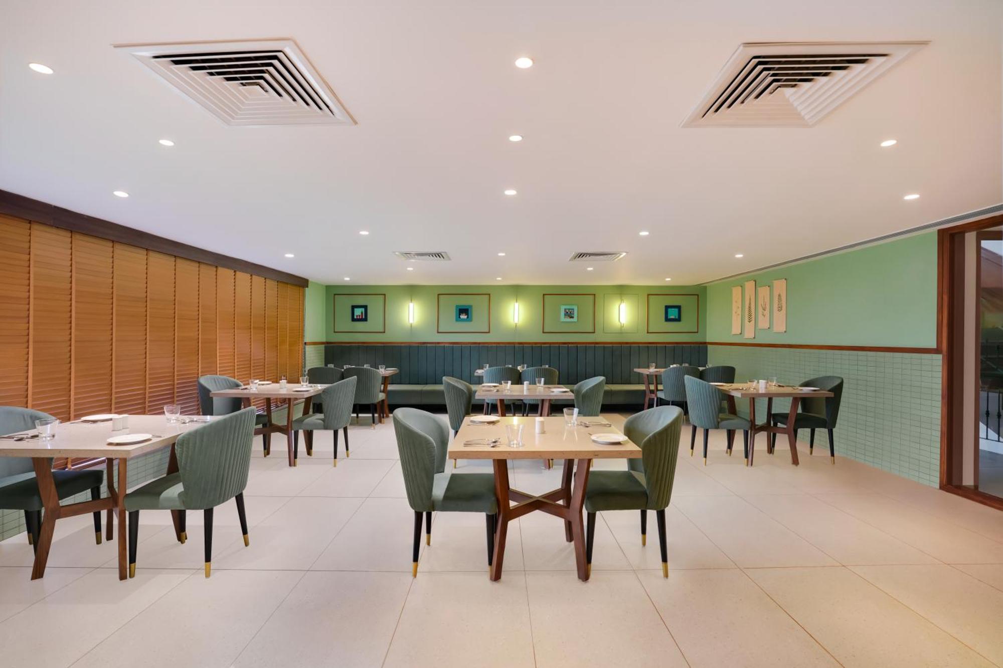 Lemon Tree Hotel, Rajkot Buitenkant foto